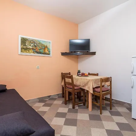 Apartment Awesome In *