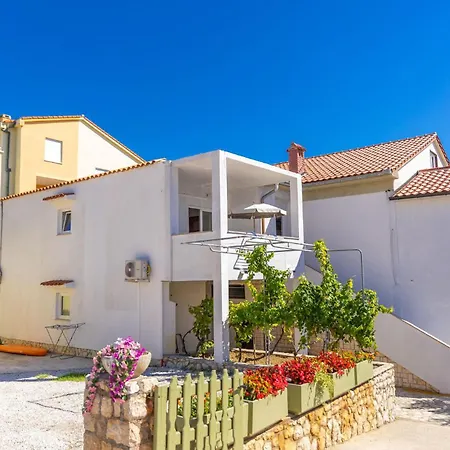 Apartment Awesome In